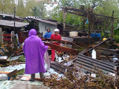 Nhà ông Lê Quý Vinh (tổ 13, phường Thủy Dương, thị xã Hương Thủy, Thừa Thiên Huế) sập do lũ cuốn. Ảnh: ngọc văn