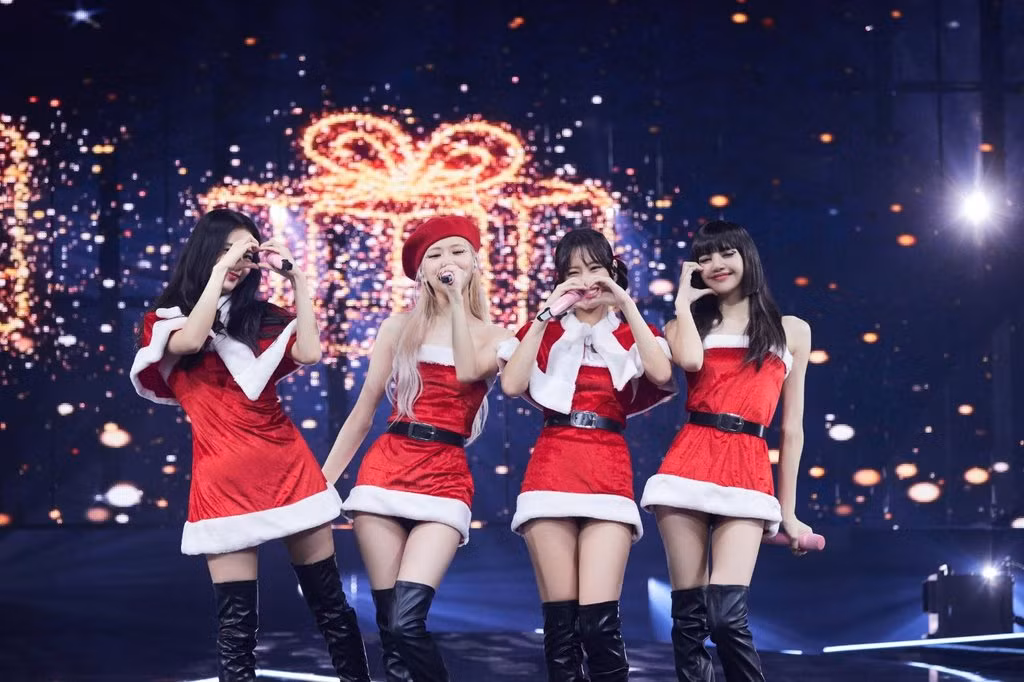 BLACKPINK sẽ đến thăm Paris một lần nữa sau một tháng rưỡi kể từ khi kết thúc buổi biểu diễn của họ ở Pháp. Họ sẽ tham gia buổi hòa nhạc từ thiện được tổ chức vào ngày 25/1 bởi quỹ bệnh viện Pháp do phu nhân của Tổng thống Pháp, Brigitte Macron chủ trì.