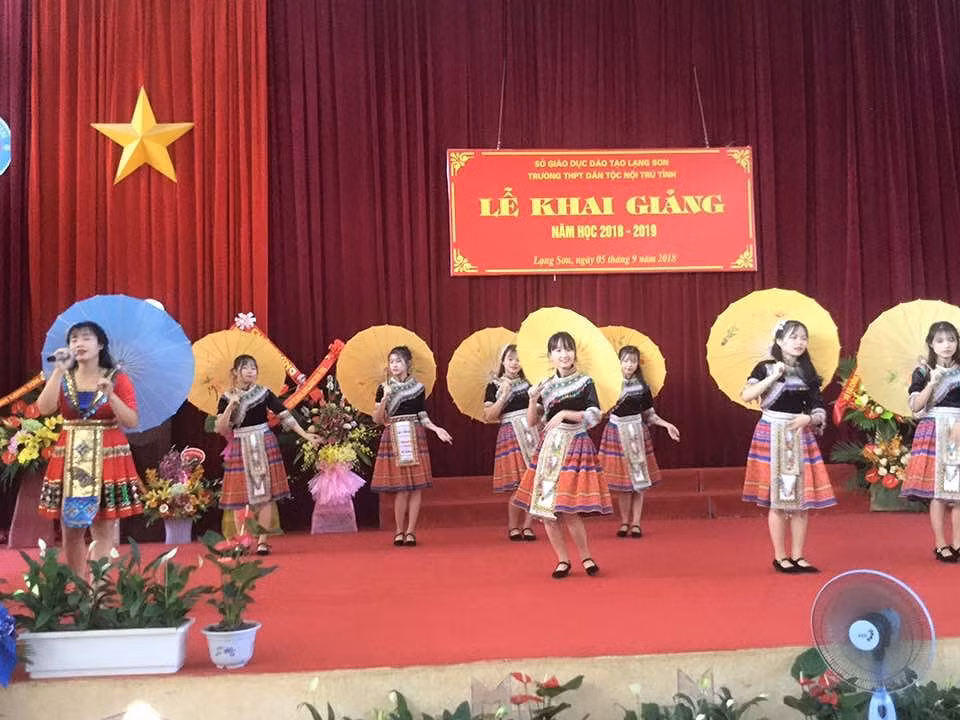 Gần 24 triệu học sinh, sinh viên hân hoan khai giảng năm học mới ảnh 19