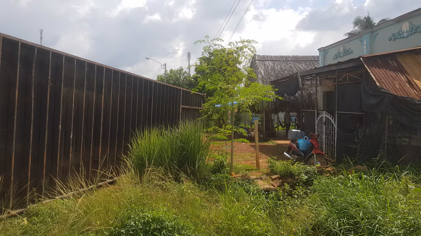 Container lật ngửa, tài xế được cứu trong tình trạng nguy kịch ảnh 4