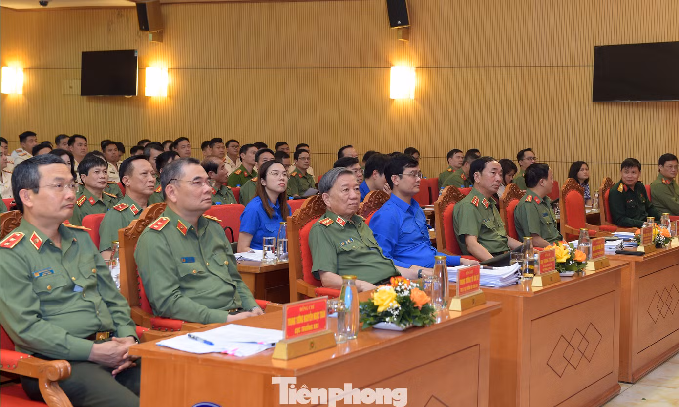 Các đại biểu tham dự chương trình. Ảnh: Xuân Tùng Các đại biểu tham dự chương trình. Ảnh: Xuân Tùng