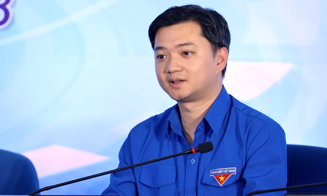 Bí thư T.Ư Đoàn, Chủ tịch Hội Sinh viên Việt Nam Nguyễn Minh Triết cho biết: "Hiện nay trong khối trường học đang triển khai 3 phong trào lớn là “Học sinh 3 tốt”, “Học sinh 3 rèn luyện”, “Sinh viên 5 tốt”. Bên cạnh các nội dung tuyên truyền, triển khai hoạt động cho học sinh, sinh viên rèn luyện, phấn đấu, trưởng thành theo từng nhóm nội dung, các giải pháp tuyên dương, phát huy các cá nhân tiêu biểu, trong thiết kế và chỉ đạo phong trào, chúng tôi cũng chú trọng sự liên kết giữa các phong trào để làm sao quá trình rèn luyện, phấn đấu của các bạn học sinh, sinh viên được liên tục, xuyên suốt." Bí thư T.Ư Đoàn, Chủ tịch Hội Sinh viên Việt Nam Nguyễn Minh Triết cho biết: "Hiện nay trong khối trường học đang triển khai 3 phong trào lớn là “Học sinh 3 tốt”, “Học sinh 3 rèn luyện”, “Sinh viên 5 tốt”. Bên cạnh các nội dung tuyên truyền, triển khai hoạt động cho học sinh, sinh viên rèn luyện, phấn đấu, trưởng thành theo từng nhóm nội dung, các giải pháp tuyên dương, phát huy các cá nhân tiêu biểu, trong thiết kế và chỉ đạo phong trào, chúng tôi cũng chú trọng sự liên kết giữa các phong trào để làm sao quá trình rèn luyện, phấn đấu của các bạn học sinh, sinh viên được liên tục, xuyên suốt."