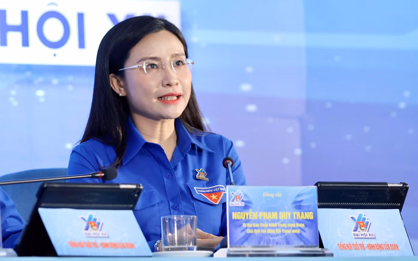 Bí thư T.Ư Đoàn, Chủ tịch Hội đồng Đội T.Ư Nguyễn Phạm Duy Trang cho biết: T.Ư Đoàn, Hội đồng Đội T.Ư đã triển khai ứng dụng chuyển đổi số trong các hoạt động sinh hoạt, rèn luyện của các em thiếu nhi tốt hơn. Chúng ta có chương trình ‘Thiếu nhi Việt Nam, học tập tốt, rèn luyện chăm’ gắn với ứng dụng ‘Em làm việc tốt’ cho đội viên khối tiểu học, kênh ý nghĩa kết nối tổ chức Đoàn, Đội với các em thiếu nhi, nhà trường và gia đình trong việc định hướng, giáo dục các em làm việc tốt. Tới thời điểm này đã có 1,5 triệu em đăng ký tham gia với 36 triệu việc làm tốt xoay quanh các hoạt động hằng ngày của các em. Bí thư T.Ư Đoàn, Chủ tịch Hội đồng Đội T.Ư Nguyễn Phạm Duy Trang cho biết: T.Ư Đoàn, Hội đồng Đội T.Ư đã triển khai ứng dụng chuyển đổi số trong các hoạt động sinh hoạt, rèn luyện của các em thiếu nhi tốt hơn. Chúng ta có chương trình ‘Thiếu nhi Việt Nam, học tập tốt, rèn luyện chăm’ gắn với ứng dụng ‘Em làm việc tốt’ cho đội viên khối tiểu học, kênh ý nghĩa kết nối tổ chức Đoàn, Đội với các em thiếu nhi, nhà trường và gia đình trong việc định hướng, giáo dục các em làm việc tốt. Tới thời điểm này đã có 1,5 triệu em đăng ký tham gia với 36 triệu việc làm tốt xoay quanh các hoạt động hằng ngày của các em.