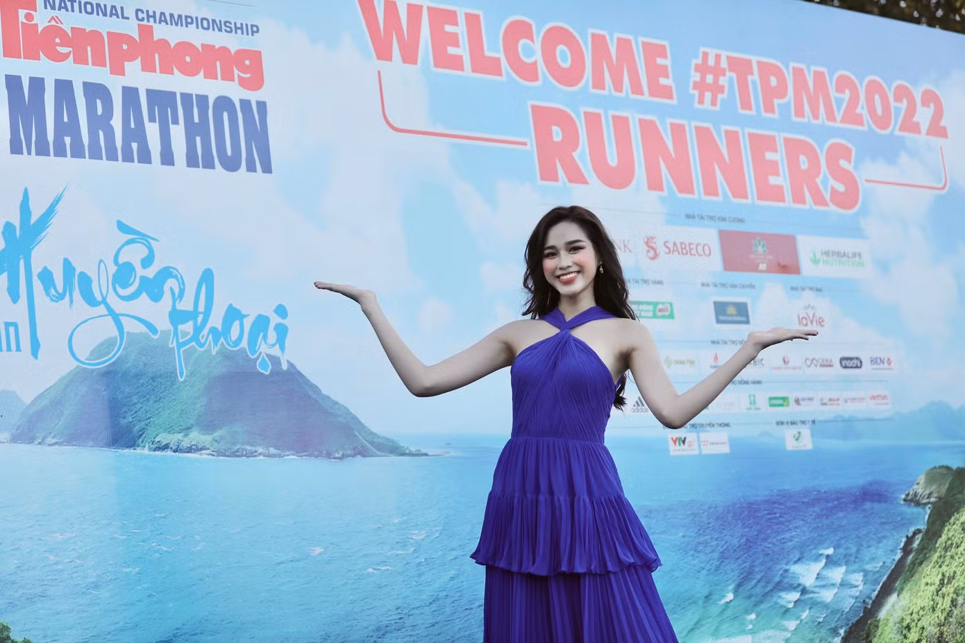 Tiền Phong Marathon 2022 được tổ chức tại Côn Đảo từ 25 đến 27/3/2022 tới đây với 3.700 vận động viên (VĐV) đăng ký tham dự, trong đó có 3.500 VĐV phong trào và hơn 200 VĐV chuyên nghiệp. Tiền Phong Marathon 2022 được tổ chức tại Côn Đảo từ 25 đến 27/3/2022 tới đây với 3.700 vận động viên (VĐV) đăng ký tham dự, trong đó có 3.500 VĐV phong trào và hơn 200 VĐV chuyên nghiệp.