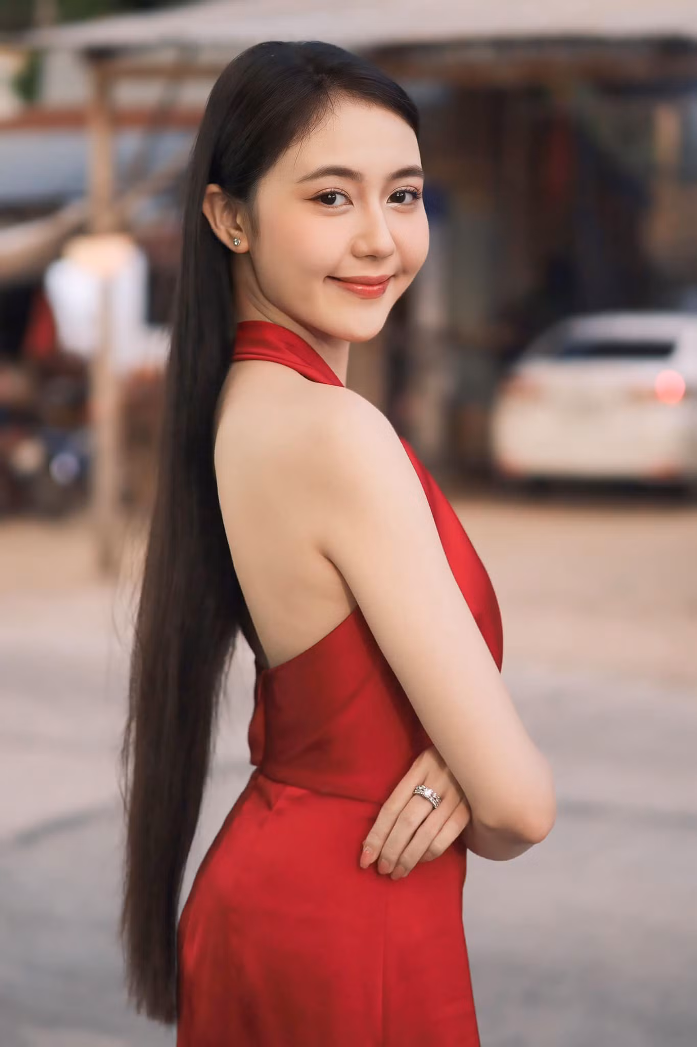 Mỹ Dung đã tốt nghiệp trường Sân khấu Điện ảnh TPHCM và đang dự định học văn bằng hai về kinh tế. Cô cho rằng đam mê nghệ thuật giúp rèn luyện tư duy sáng tạo, sự tinh tế, trong khi đó kinh doanh lại mang lại cho cô kỹ năng biến những ý tưởng sáng tạo thành sản phẩm và dịch vụ thực tiễn. "Tôi luôn tìm cách học hỏi và phát triển bản thân để có thể áp dụng cả hai lĩnh vực này vào công việc và cuộc sống", cô nói. Mỹ Dung đã tốt nghiệp trường Sân khấu Điện ảnh TPHCM và đang dự định học văn bằng hai về kinh tế. Cô cho rằng đam mê nghệ thuật giúp rèn luyện tư duy sáng tạo, sự tinh tế, trong khi đó kinh doanh lại mang lại cho cô kỹ năng biến những ý tưởng sáng tạo thành sản phẩm và dịch vụ thực tiễn. "Tôi luôn tìm cách học hỏi và phát triển bản thân để có thể áp dụng cả hai lĩnh vực này vào công việc và cuộc sống", cô nói.