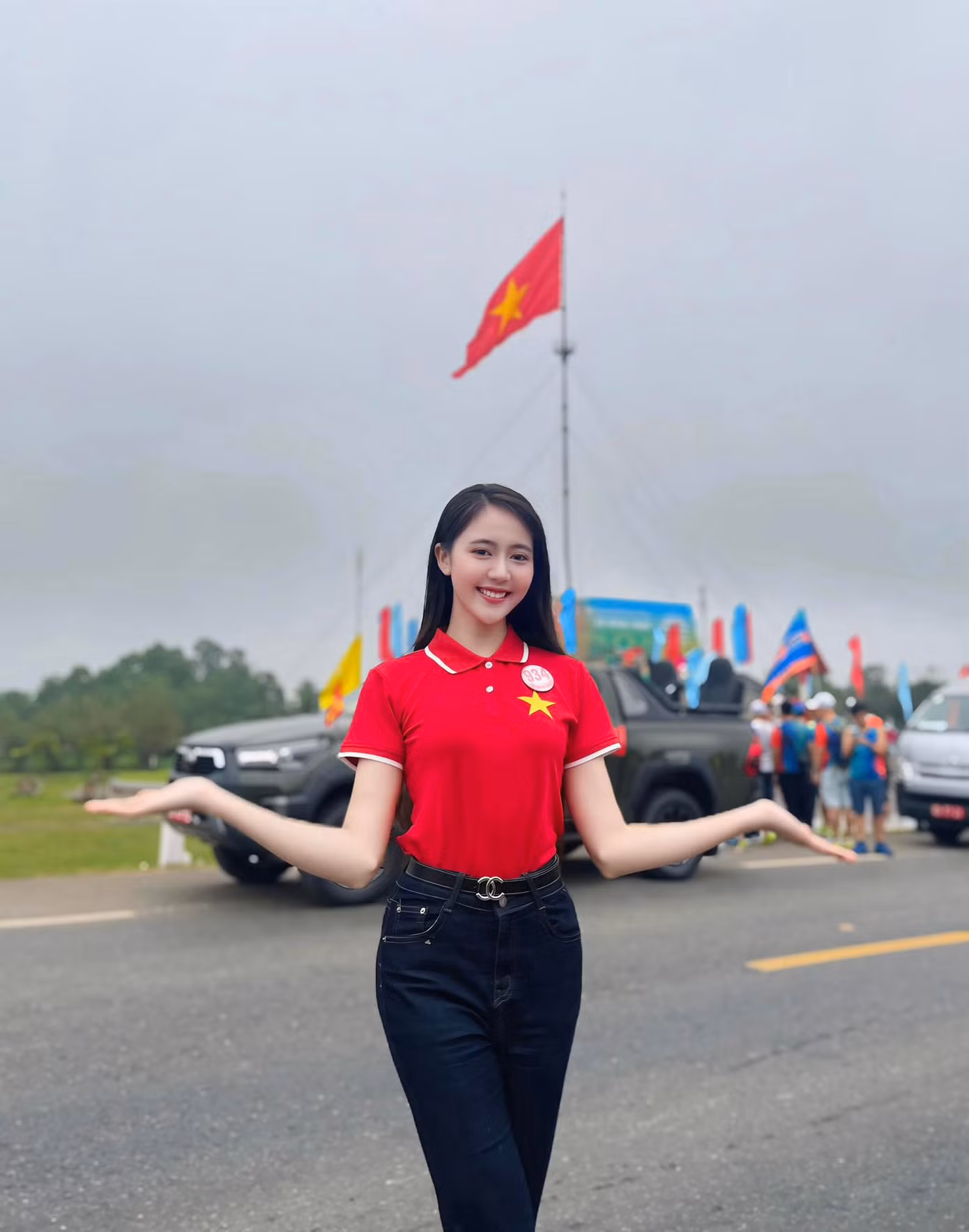 Tham gia vòng chung khảo Hoa hậu Việt Nam 2024, Mỹ Dung có cơ hội đồng hành cùng giải chạy Tiền Phong Marathon 2025 tại Quảng Trị. Cô và 40 thí sinh mặc áo cờ đỏ sao vàng, tham dự những hoạt động ý nghĩa, gây xúc động. Tham gia vòng chung khảo Hoa hậu Việt Nam 2024, Mỹ Dung có cơ hội đồng hành cùng giải chạy Tiền Phong Marathon 2025 tại Quảng Trị. Cô và 40 thí sinh mặc áo cờ đỏ sao vàng, tham dự những hoạt động ý nghĩa, gây xúc động.