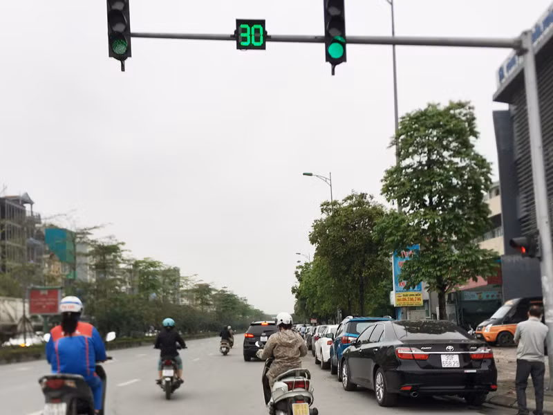 Xã hội hóa camera giao thông quận Long Biên: Vi phạm vẫn tràn lan ảnh 10