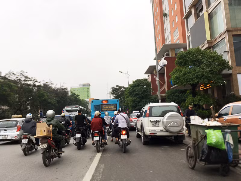 Xã hội hóa camera giao thông quận Long Biên: Vi phạm vẫn tràn lan ảnh 6