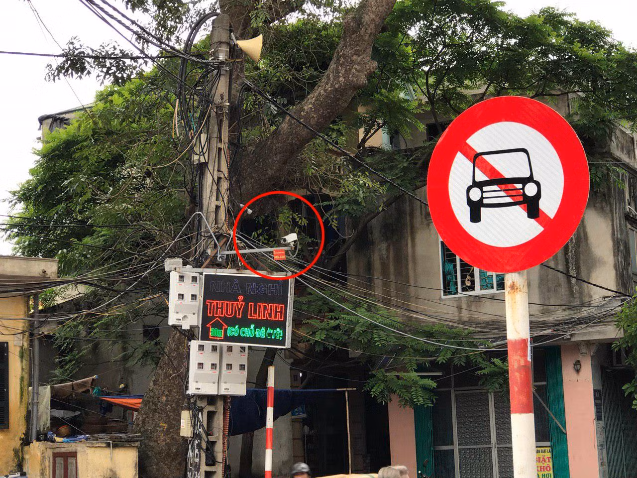 Xã hội hóa camera giao thông quận Long Biên: Vi phạm vẫn tràn lan ảnh 7