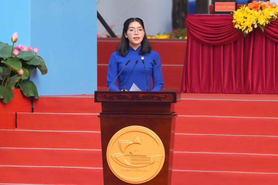 Bạn Huỳnh Mạnh Phương phát biểu tại lễ kỷ niệm sáng nay.