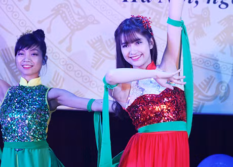 Cận cảnh khuôn mặt xinh xắn của Việt Hà