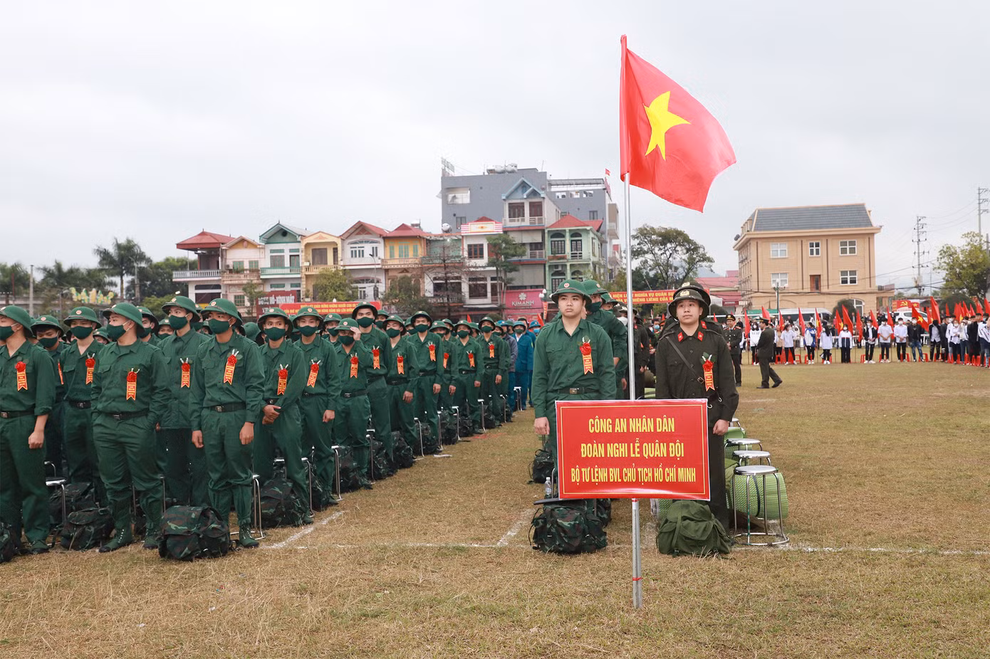 Các tân binh ở tỉnh Bắc Giang lên đường nhập ngũ Các tân binh ở tỉnh Bắc Giang lên đường nhập ngũ