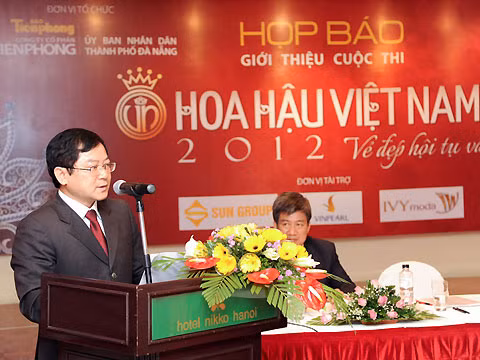 Ông Lê Xuân Sơn - Q.Tổng Biên Tập báo Tiền Phong trong cuộc họp báo diễn ra vào sáng ngày 16-5 tại Hà Nội