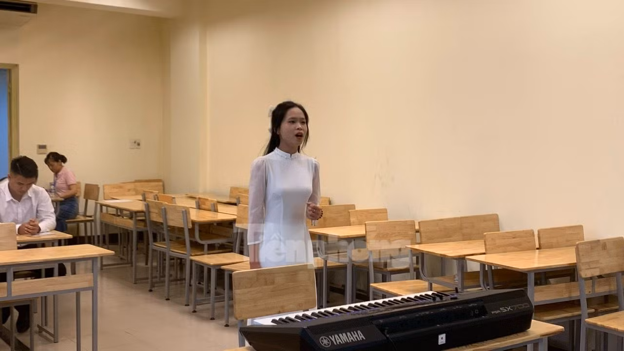 Thí sinh dự thi ngành Sư phạm Âm nhạc Thí sinh dự thi ngành Sư phạm Âm nhạc
