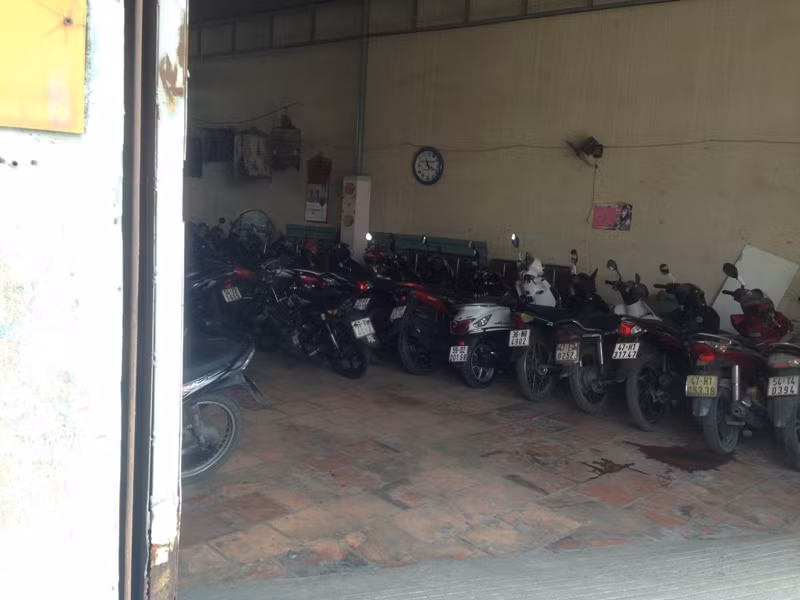 Nở rộ những điểm giữ xe 'tự phát' quanh bến xe Miền Đông ảnh 4