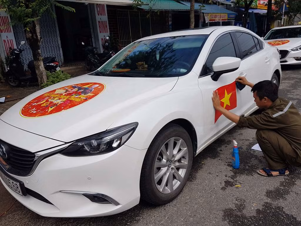 Tiểu thương Quảng Nam 'nhuộm đỏ' chợ để cổ vũ đội tuyển Việt Nam ảnh 3