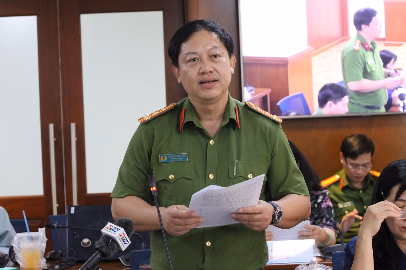 Đại tá Huỳnh Quang Tâm thông tin về an toàn cháy nổ trên địa bàn TPHCM tại buổi họp báo Đại tá Huỳnh Quang Tâm thông tin về an toàn cháy nổ trên địa bàn TPHCM tại buổi họp báo