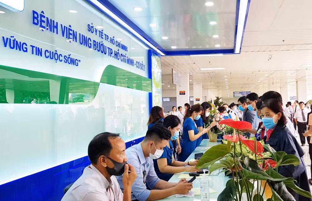 Bệnh nhân tại Bệnh viện Ung Bướu hiện đang phải di chuyển đến bệnh viện khác để chụp MRI