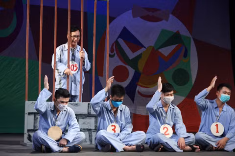 “Chữa bệnh nói nhiều” Ảnh: T.TOAN
