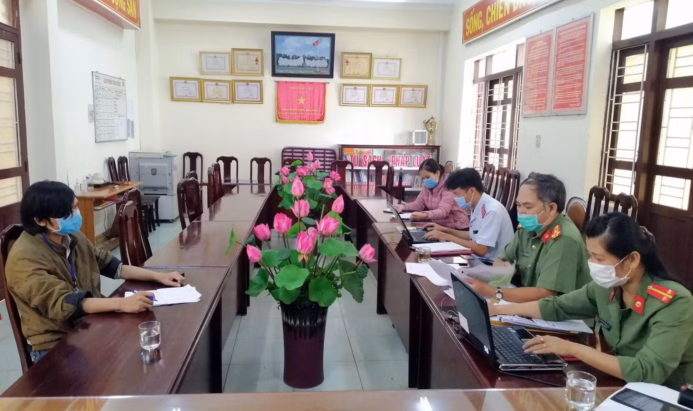 Sở TT&TT Gia Lai xử phạt ông N.T.L vì đăng tải, chia sẻ thông tin sai lệch Ảnh: Công an cung cấp Sở TT&TT Gia Lai xử phạt ông N.T.L vì đăng tải, chia sẻ thông tin sai lệch Ảnh: Công an cung cấp