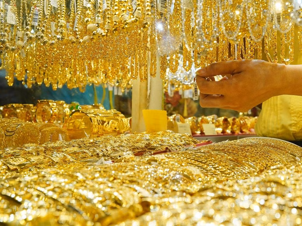 Giá vàng trong nước cao hơn vàng thế giới 15,4 triệu đồng/lượng. ảnh minh hoạ