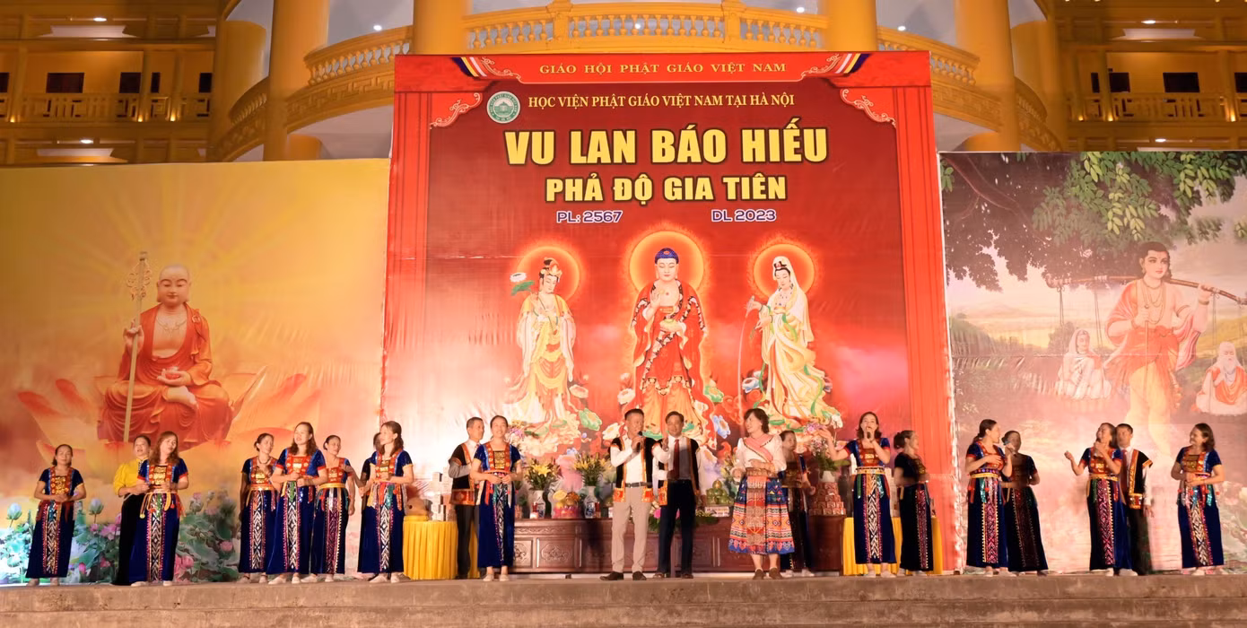 Chương trình văn nghệ mừng đại lễ Vu Lan.