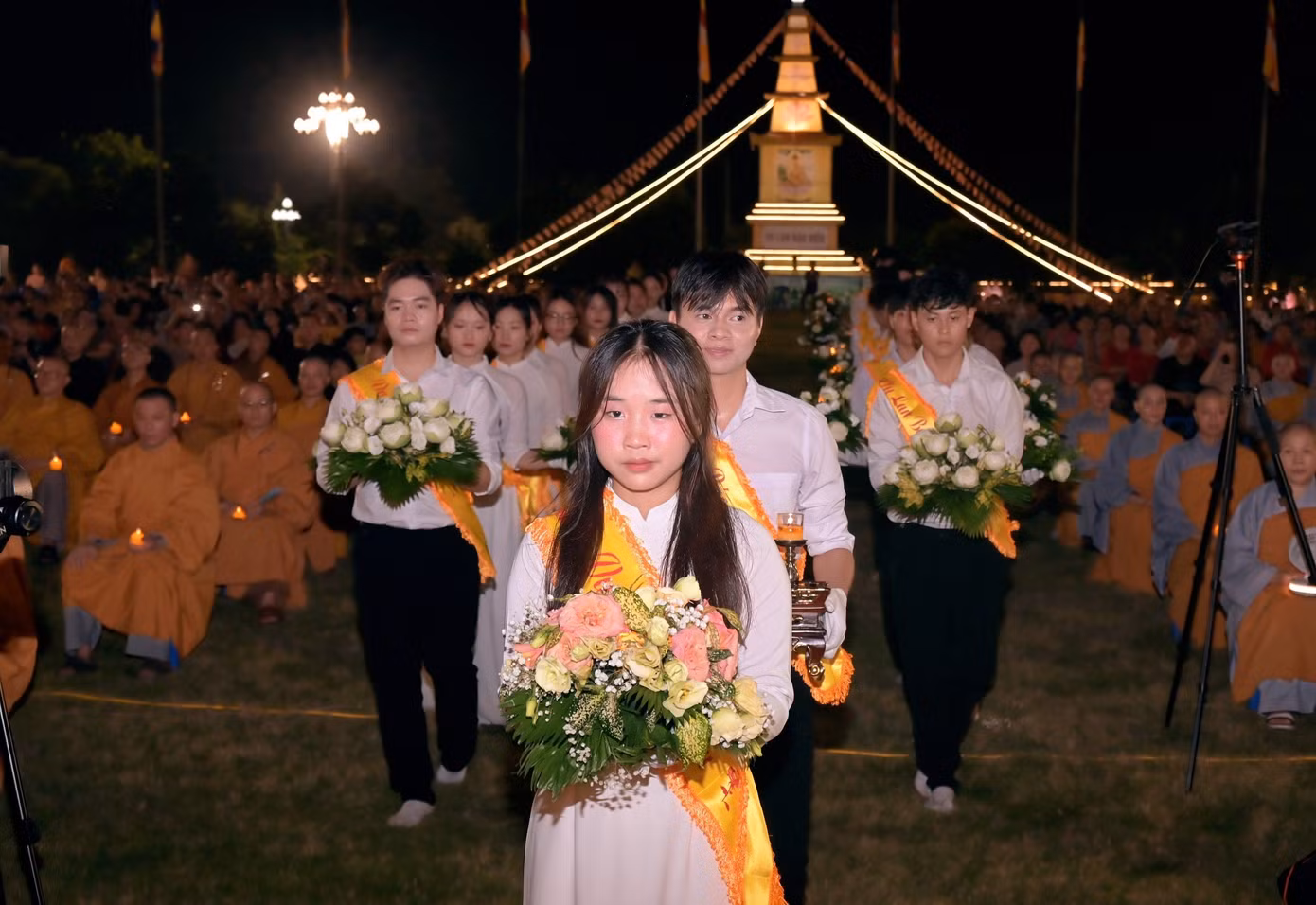Đoàn rước trang nghiêm tại Học viện.