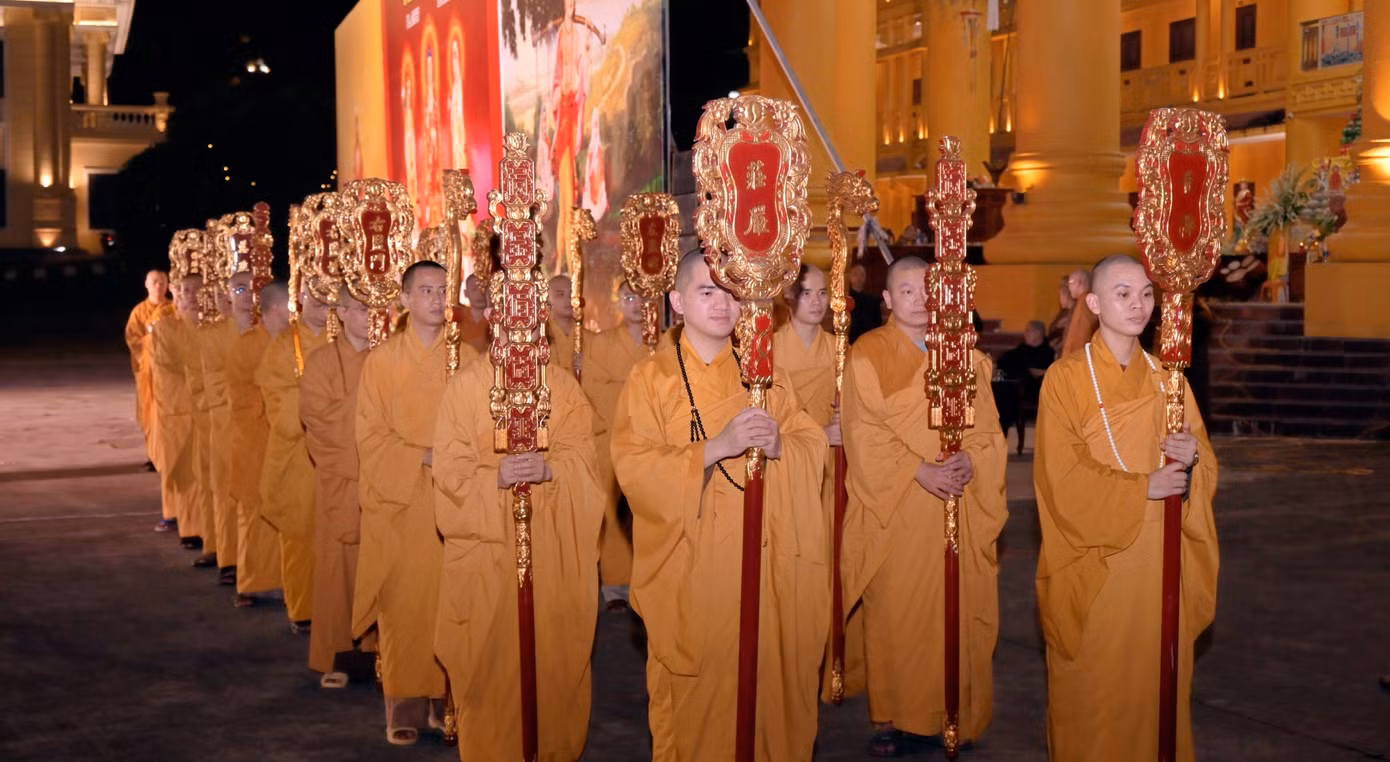 Đại lễ Vu Lan tại Học viện Phật giáo Việt Nam tại Hà Nội.