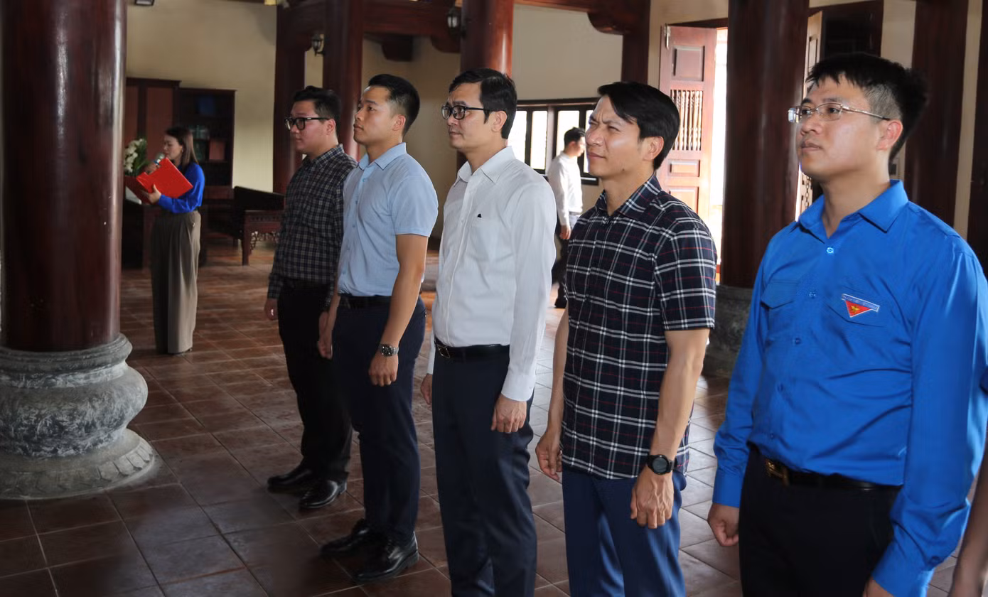 Đây là hoạt động nằm trong chuỗi chương trình Kỷ niệm 93 năm ngày thành lập Đoàn TNCS Hồ Chí Minh và trao Giải thưởng Lý Tự Trọng năm 2024 diễn ra tại tỉnh Hà Tĩnh trong 2 ngày từ 21 - 22/3. Đây là hoạt động nằm trong chuỗi chương trình Kỷ niệm 93 năm ngày thành lập Đoàn TNCS Hồ Chí Minh và trao Giải thưởng Lý Tự Trọng năm 2024 diễn ra tại tỉnh Hà Tĩnh trong 2 ngày từ 21 - 22/3.