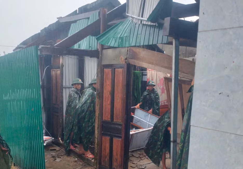 Hà Tĩnh đang mưa lớn do ảnh hưởng của bão số 1 (Wutip). Hà Tĩnh đang mưa lớn do ảnh hưởng của bão số 1 (Wutip).