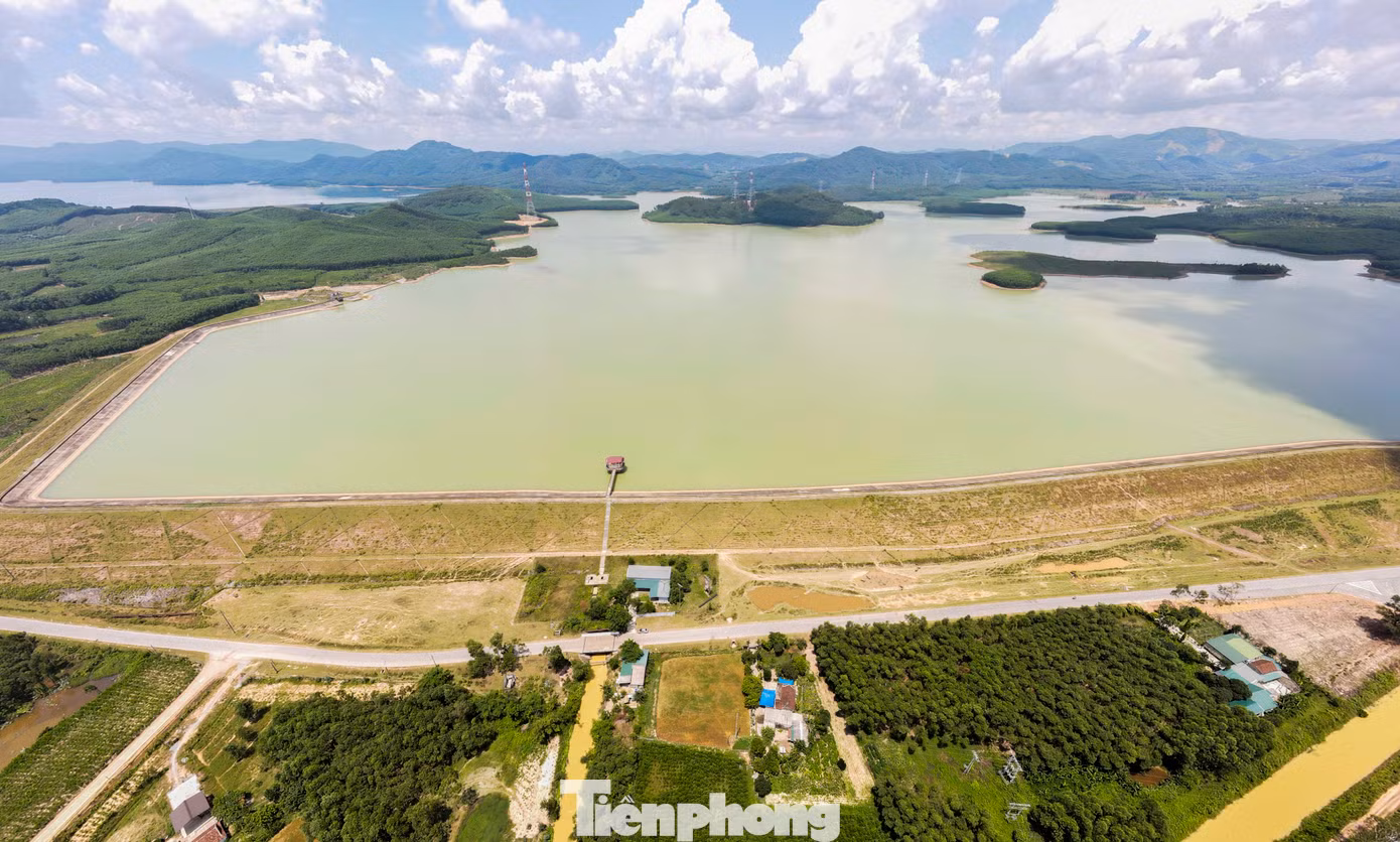Hồ Bộc Nguyên phục vụ tưới tiêu và cấp nguồn nước đầu vào cho nhà máy cấp nước sạch. Hồ Bộc Nguyên phục vụ tưới tiêu và cấp nguồn nước đầu vào cho nhà máy cấp nước sạch.