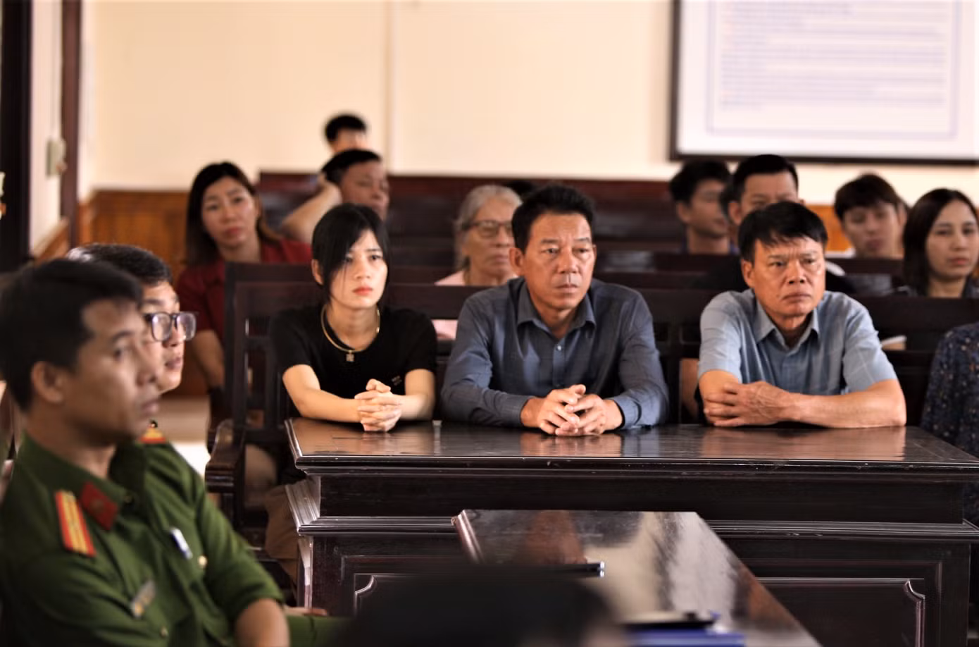 Các bị hại trong vụ việc tại phiên xử.