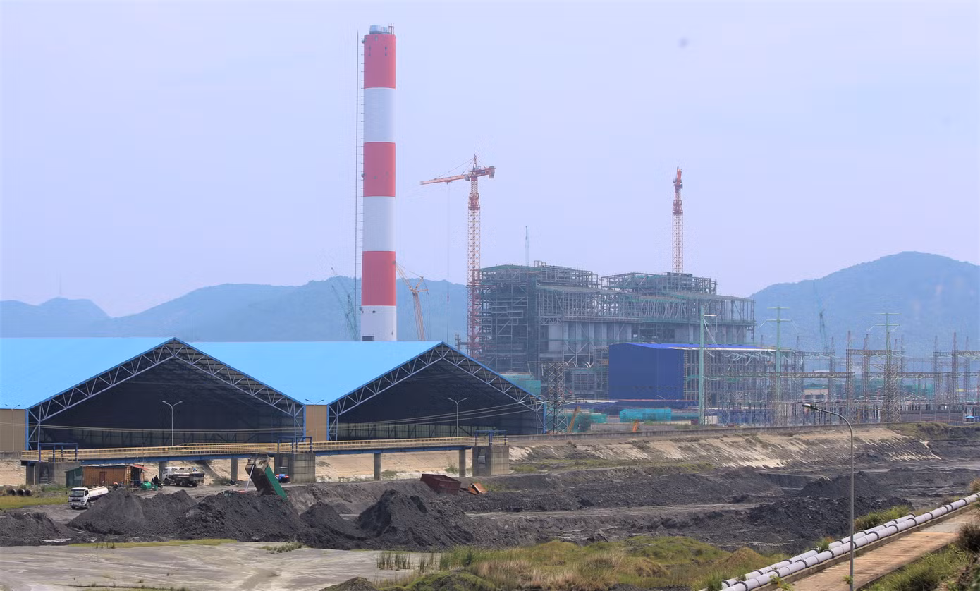 Vật liệu nạo vét sẽ dùng san lấp thay vì nhận chìm xuống biển. Vật liệu nạo vét sẽ dùng san lấp thay vì nhận chìm xuống biển.