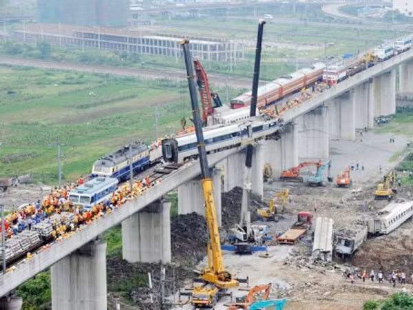 Hiện trường vụ tai nạn hôm 23 - 7 tại Chiết Giang. Ảnh: THX