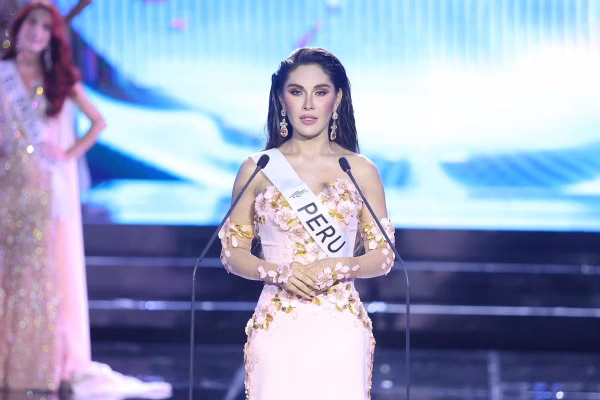Catalina trong đêm Bán kết.