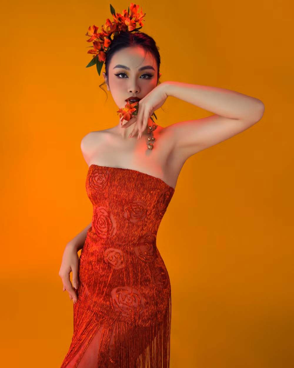 Á hậu Thảo Nhi và Á hậu Thủy Tiên.