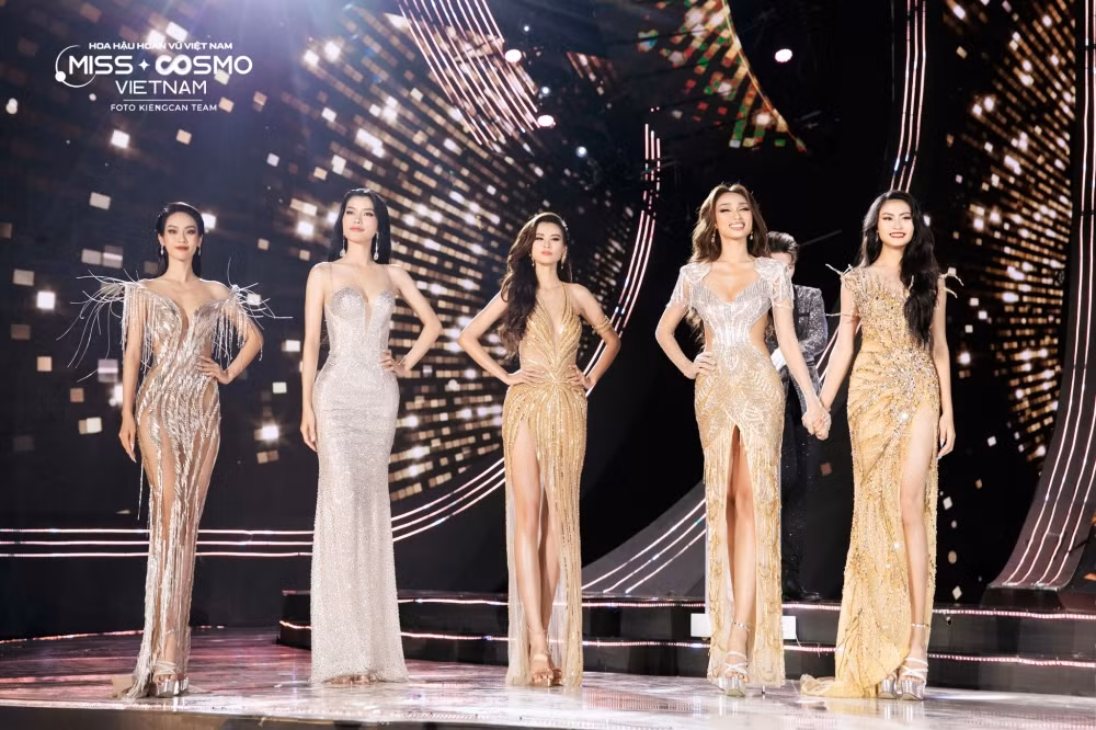 Top 5 Hoa hậu Hoàn vũ Việt Nam (Miss Cosmo Vietnam) 2023. Top 5 Hoa hậu Hoàn vũ Việt Nam (Miss Cosmo Vietnam) 2023.