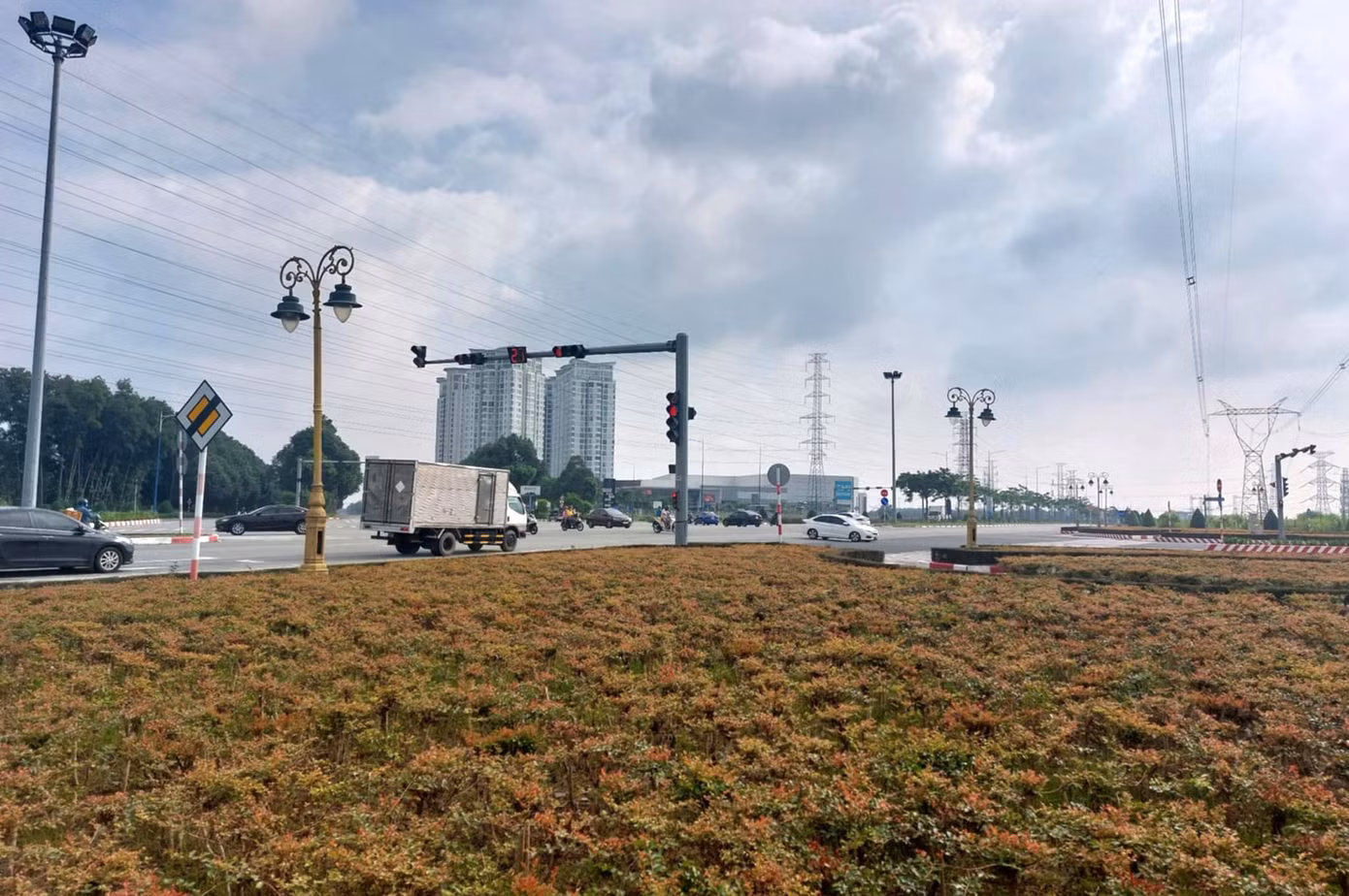 Các tuyến đường trong khu vực thành phố mới Bình Dương được đầu tư khang trang. Hiện nay cơ sở hạ tầng đã cơ bản hoàn thiện.