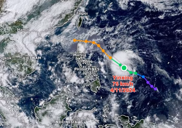 Vị trí hiện tại và đường đi dự báo của bão Yinxing, theo JTWC. Ảnh: Zoom Earth, JMA, JTWC.