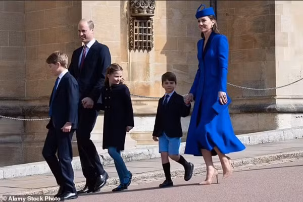 Có thông tin là Hoàng tử William đến đón vợ xuất viện, tuy nhiên không ai chụp được ảnh. Ảnh: Alamy. Có thông tin là Hoàng tử William đến đón vợ xuất viện, tuy nhiên không ai chụp được ảnh. Ảnh: Alamy.