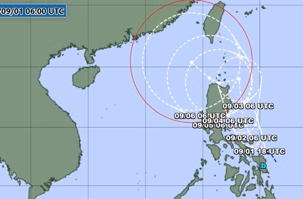 Dự báo hiện tại của JMA. JMA cũng lưu ý là đường đi thực tế của bão có thể lệch so với đường đi dự báo hàng trăm km. Ảnh: JMA. Dự báo hiện tại của JMA. JMA cũng lưu ý là đường đi thực tế của bão có thể lệch so với đường đi dự báo hàng trăm km. Ảnh: JMA.
