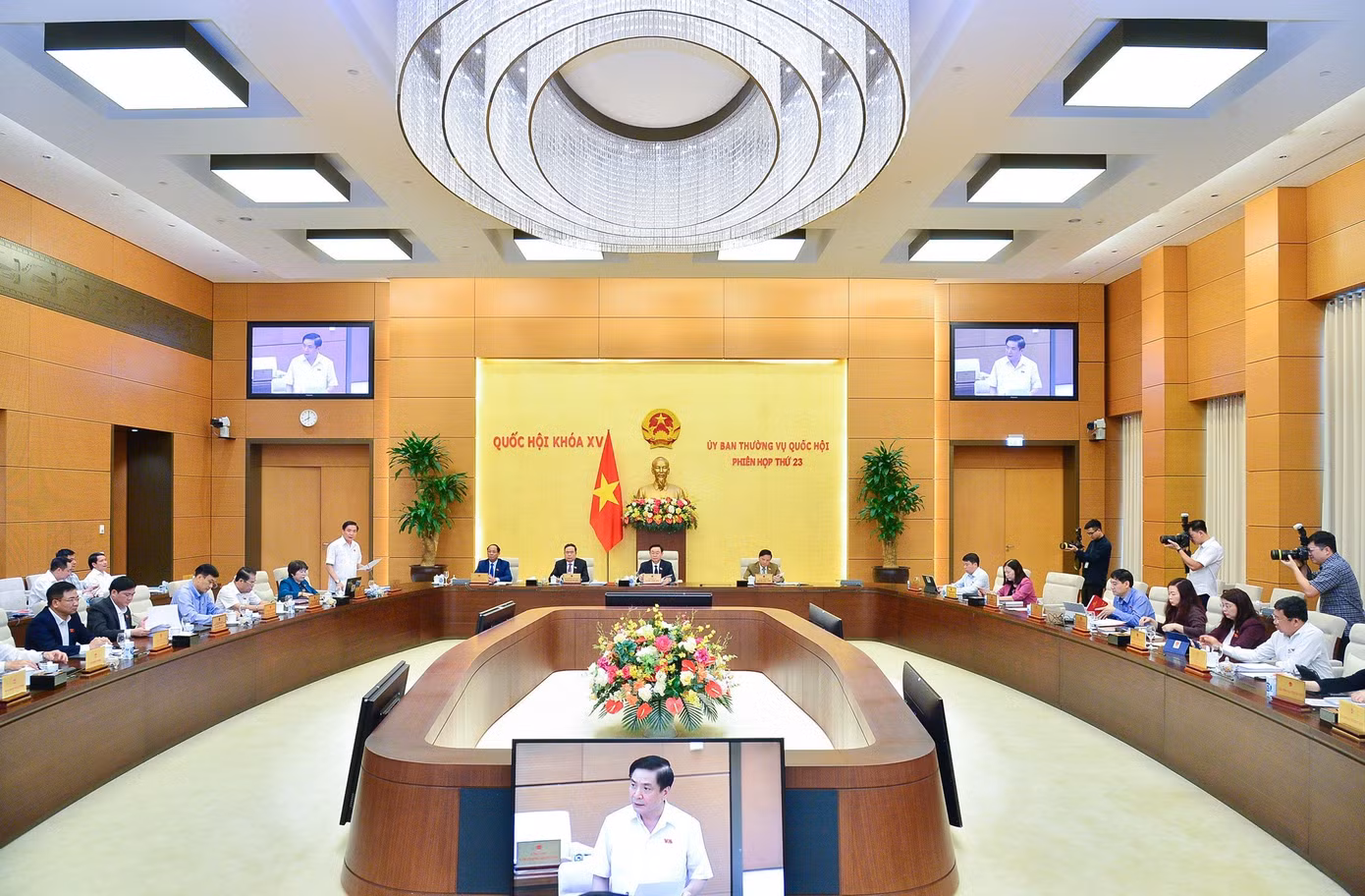 Các đại biểu tham dự phiên họp thứ 23 của Uỷ ban Thường vụ Quốc hội. Ảnh: QH Các đại biểu tham dự phiên họp thứ 23 của Uỷ ban Thường vụ Quốc hội. Ảnh: QH