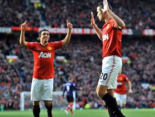 Van Persie ghi bàn vào lưới đội bóng cũ nhưng không ăn mừng