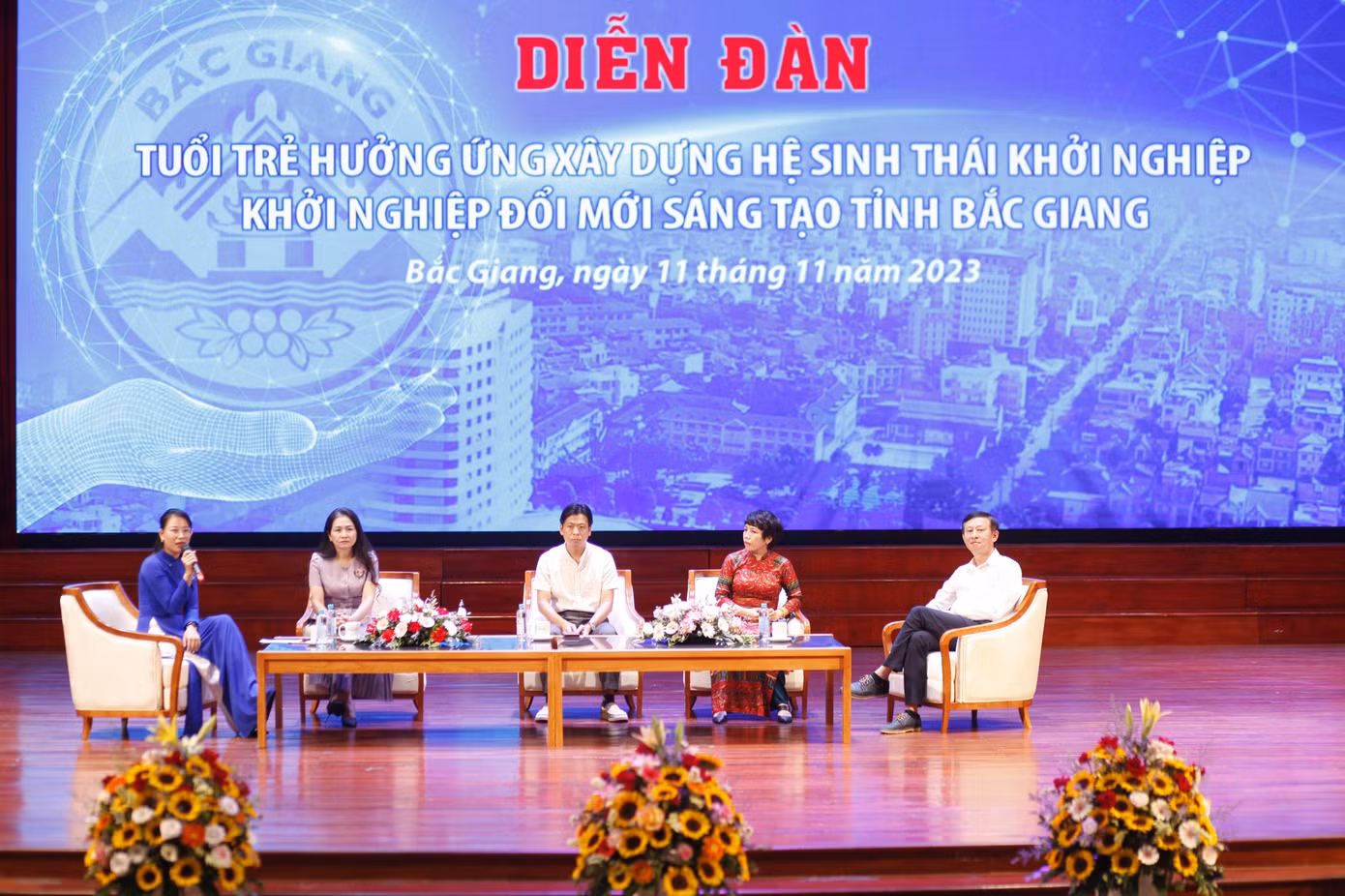 Các đại biểu tham dự diễn đàn. Ảnh: Nguyễn Thắng