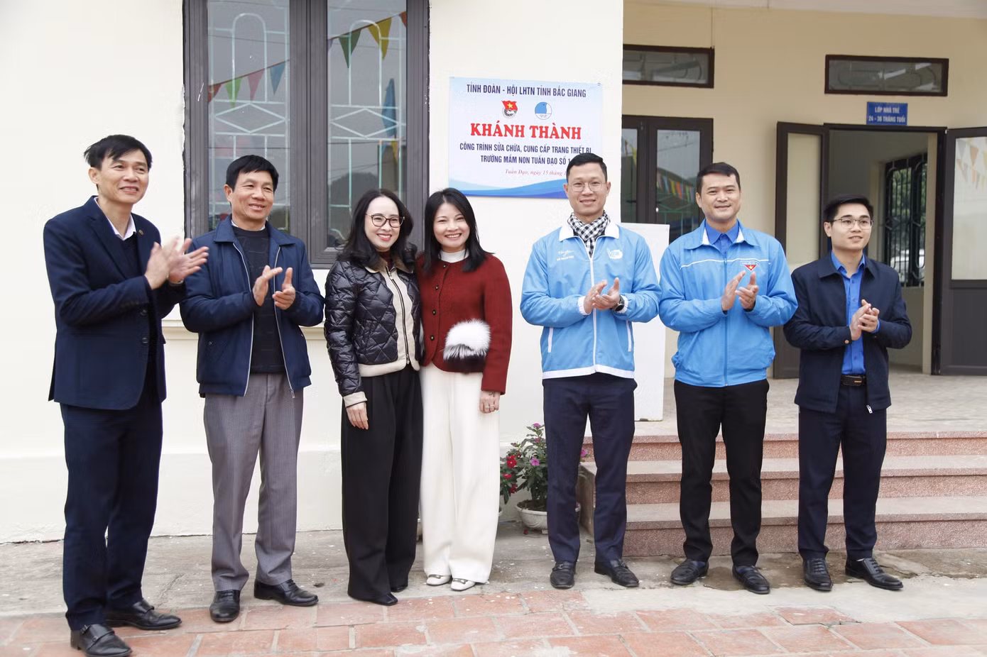 Tỉnh Đoàn và Hội LHTN tỉnh Bắc Giang khánh thành công trình thanh niên ở huyện Sơn Động. Ảnh: Nguyễn Thắng Tỉnh Đoàn và Hội LHTN tỉnh Bắc Giang khánh thành công trình thanh niên ở huyện Sơn Động. Ảnh: Nguyễn Thắng