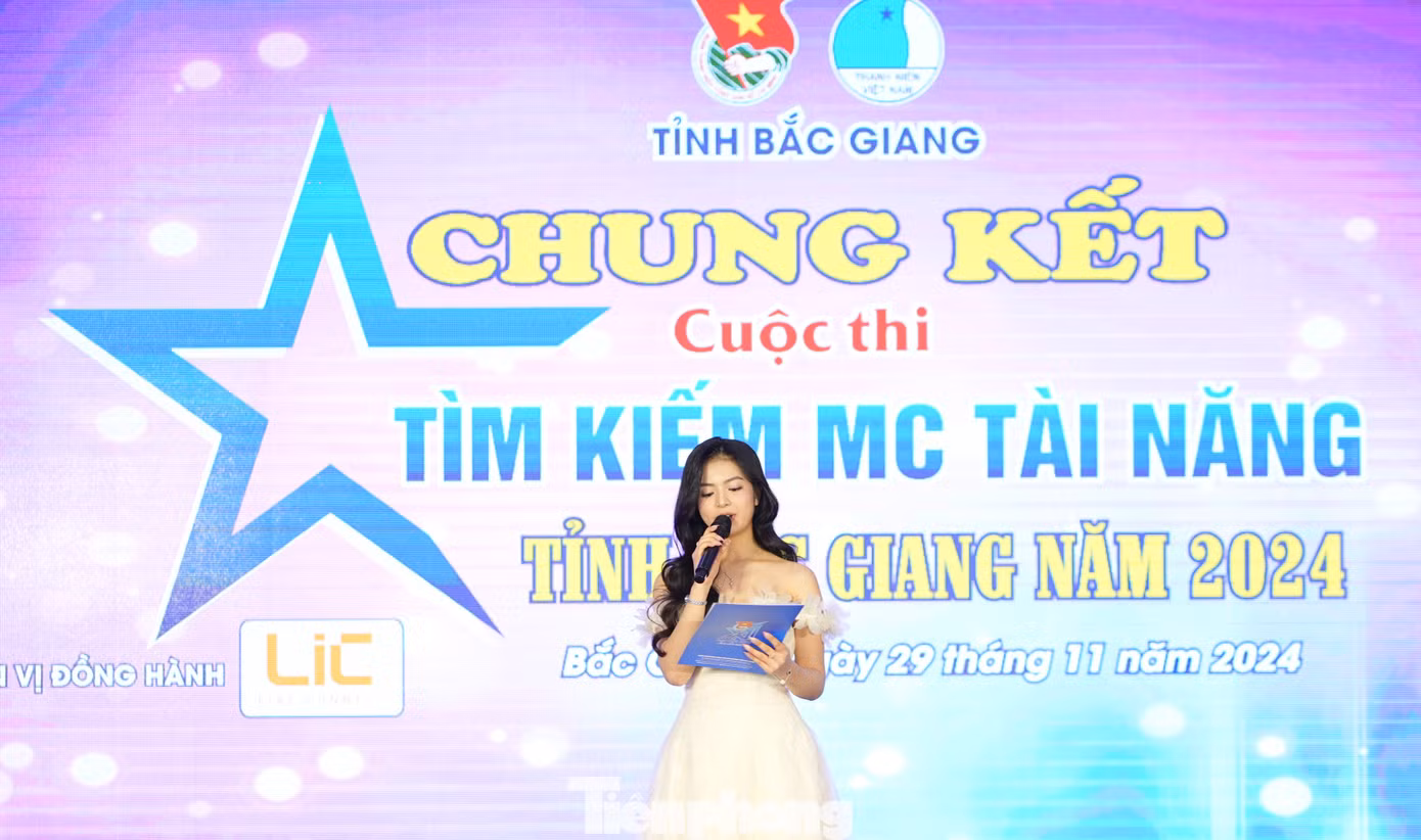 Một thí sinh tham gia cuộc thi.