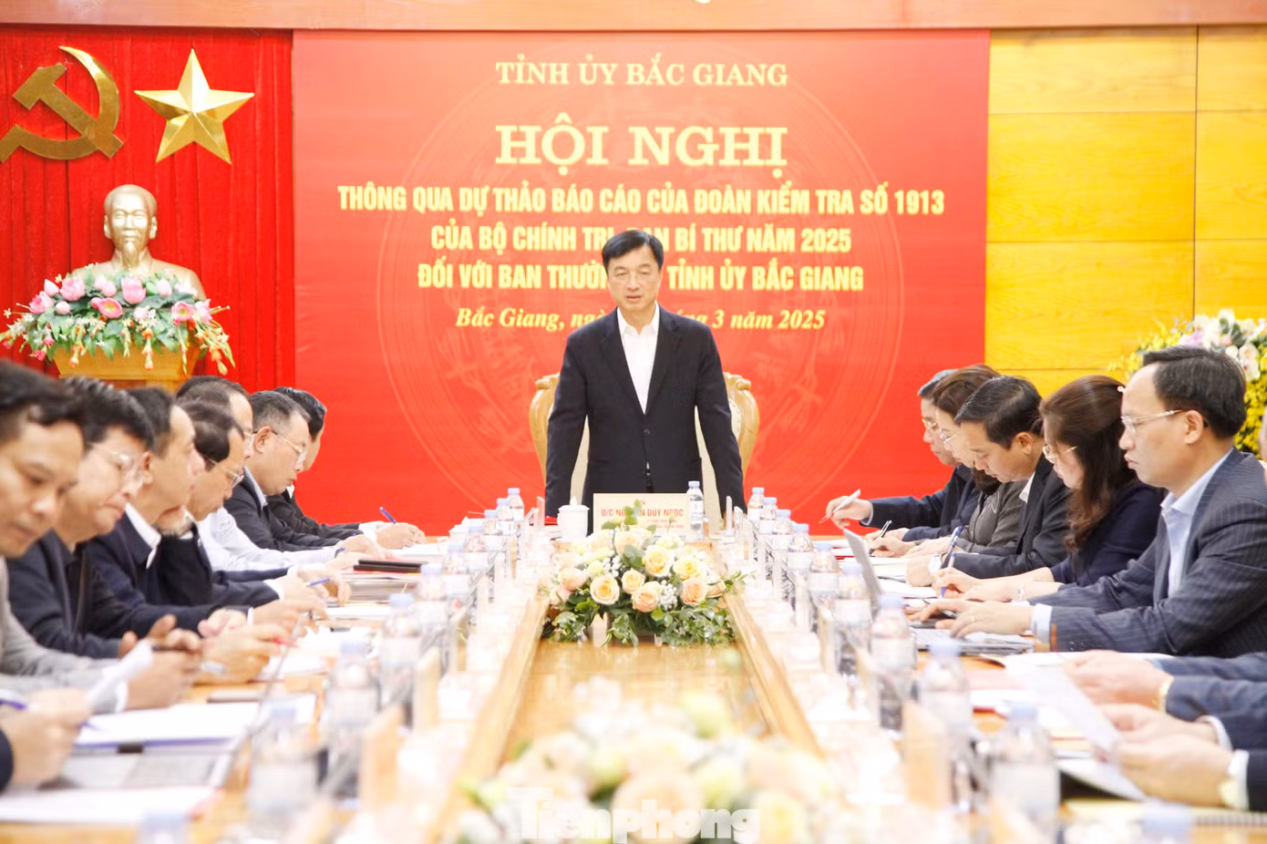 Ủy viên Bộ Chính trị, Bí thư Trung ương Đảng, Chủ nhiệm Ủy ban Kiểm tra Trung ương Nguyễn Duy Ngọc chủ trì hội nghị. Ảnh: Nguyễn Thắng