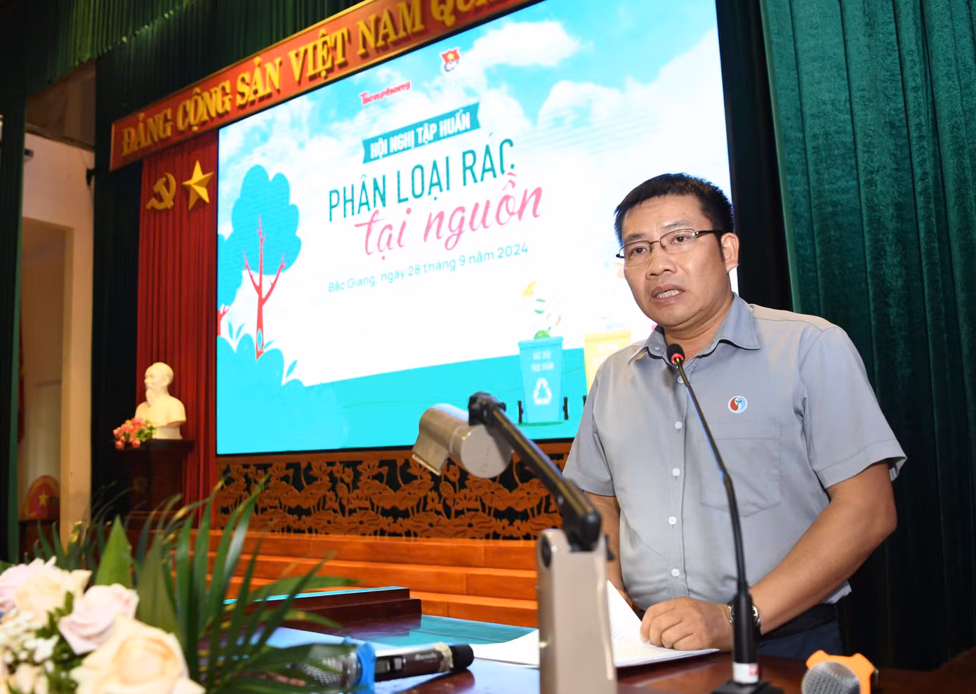 Ông Nguyễn Văn Sang - Phó Chi cục Bảo vệ môi trường, Sở Tài nguyên và Môi trường tỉnh Bắc Giang phát biểu tại chương trình. Ông Nguyễn Văn Sang - Phó Chi cục Bảo vệ môi trường, Sở Tài nguyên và Môi trường tỉnh Bắc Giang phát biểu tại chương trình.