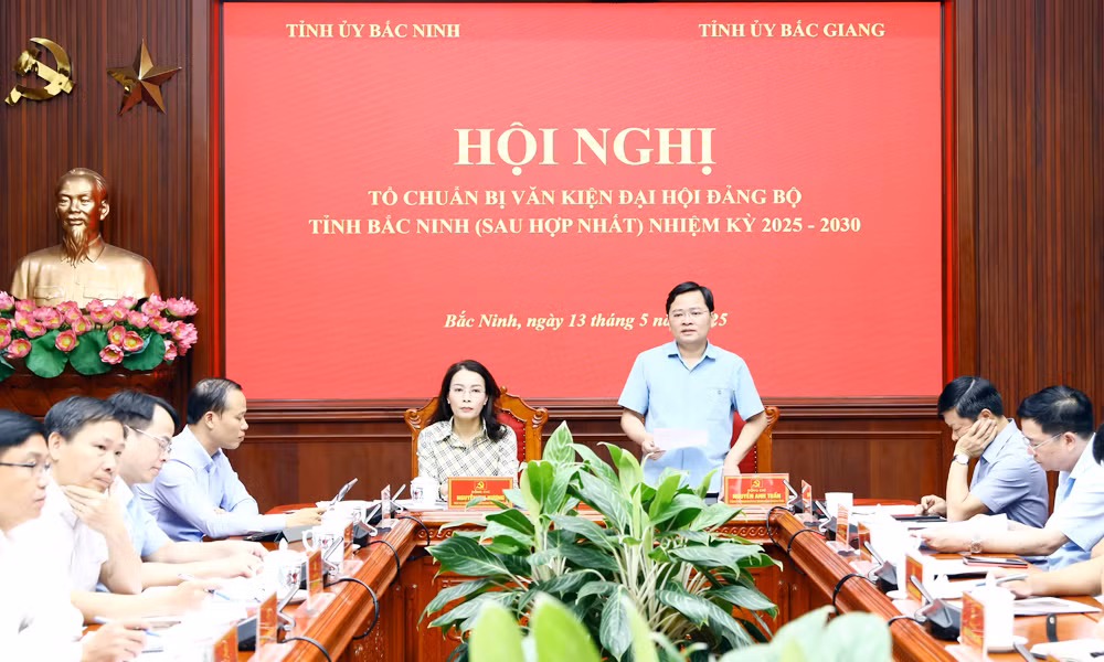 Lãnh đạo tỉnh Bắc Giang và Bắc Ninh họp bàn về chuẩn bị Văn kiện Đại hội Đảng bộ. Lãnh đạo tỉnh Bắc Giang và Bắc Ninh họp bàn về chuẩn bị Văn kiện Đại hội Đảng bộ.