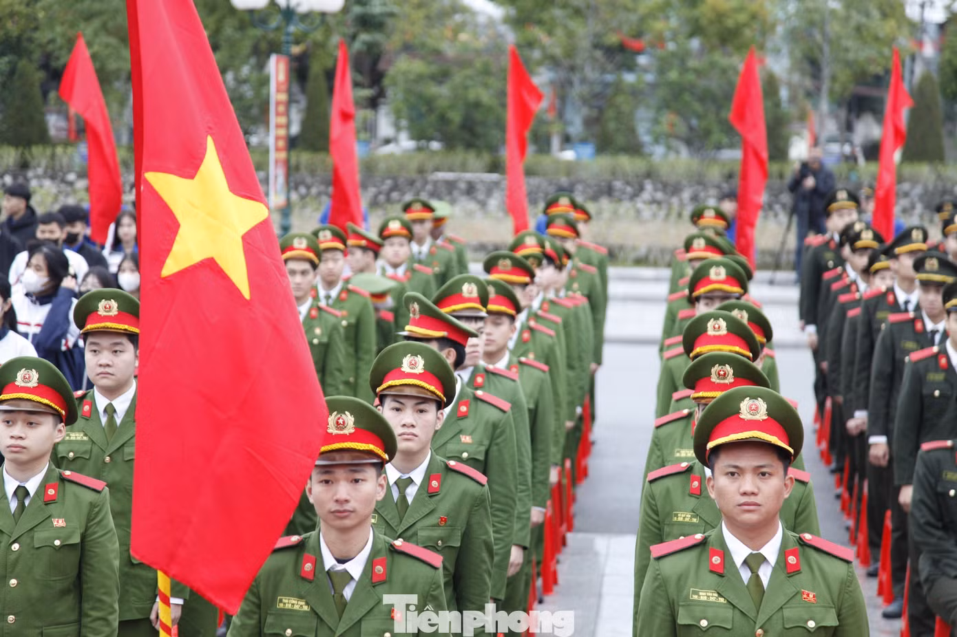 Tuổi trẻ CAND dự chương trình. Ảnh: Nguyễn Thắng